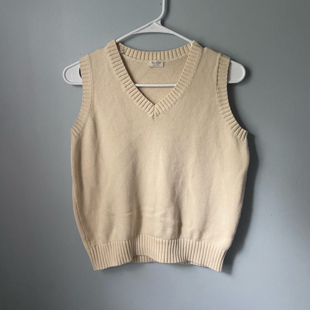 Sweater vest